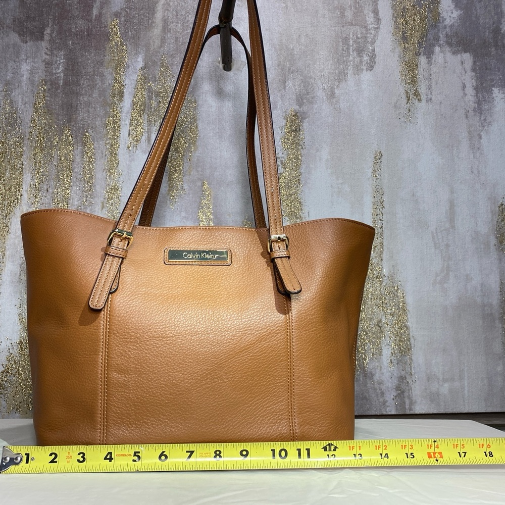 Calvin Klein Tan Leather Tote Bag ⭐️